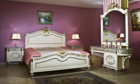 Louis XVI bed-room